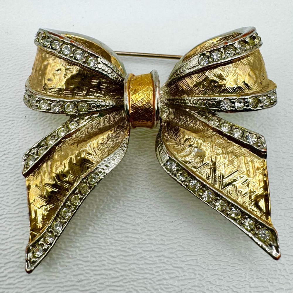 🟢 5/$20 Gold Silver Crystals Ribbon Bow Brooch Antique Pin Timeless Glamour Chic